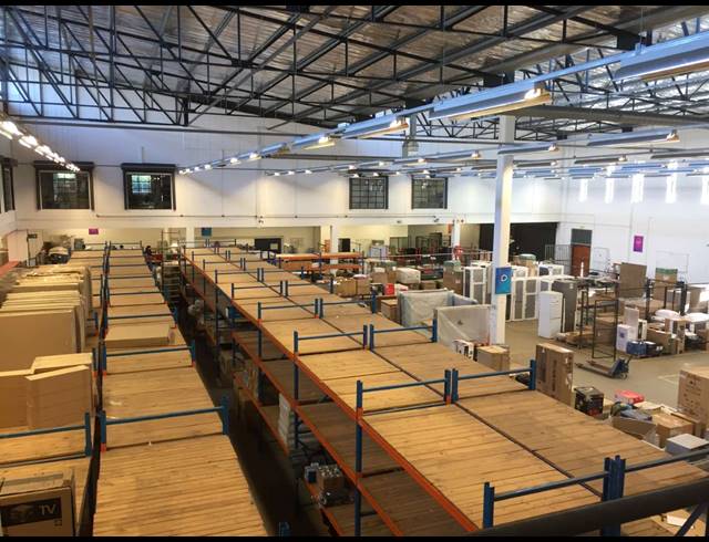 4,254M² WAREHOUSE RENTED IN WESTLAKE